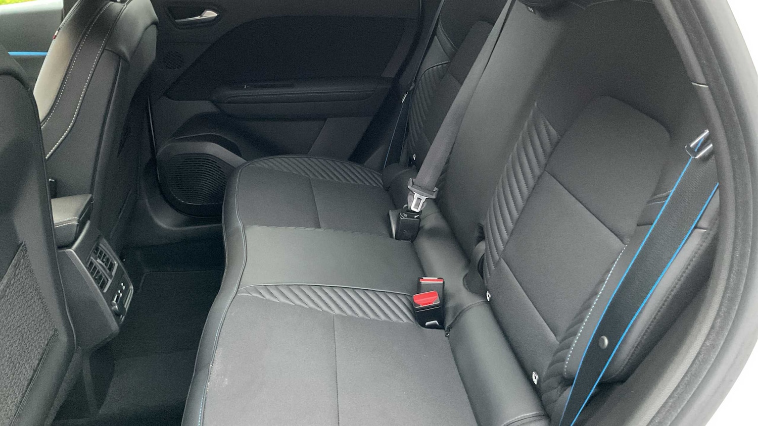 Used Renault Captur 2024 for sale - 76553116: Photo 17