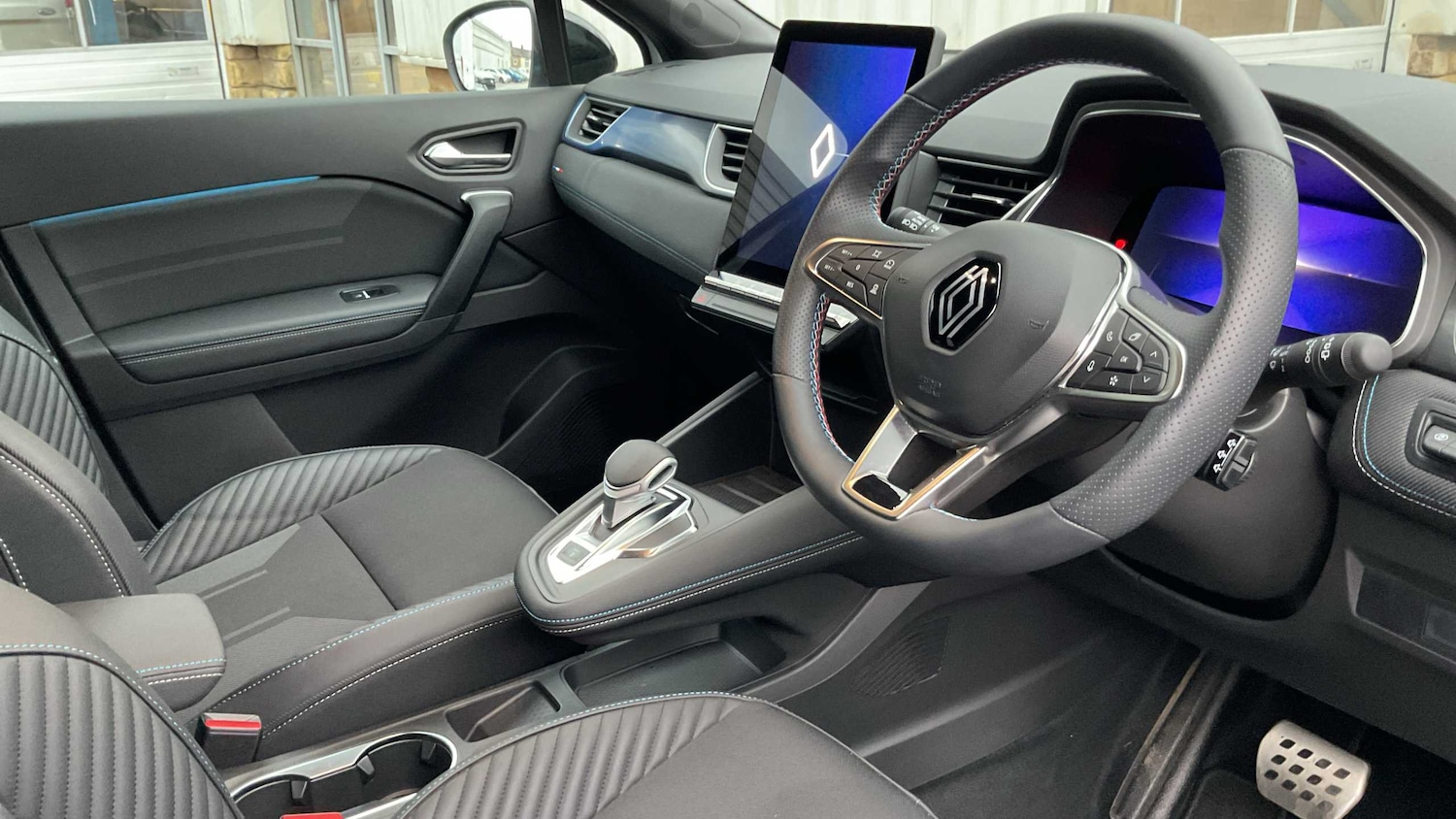 Used Renault Captur 2024 for sale - 76553116: Photo 9