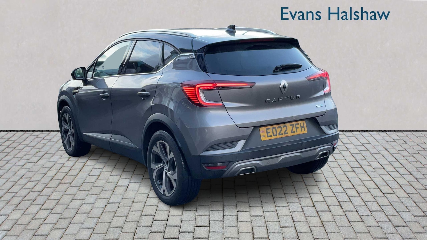 Used Renault Captur 2022 for sale - 77147272: Photo 2