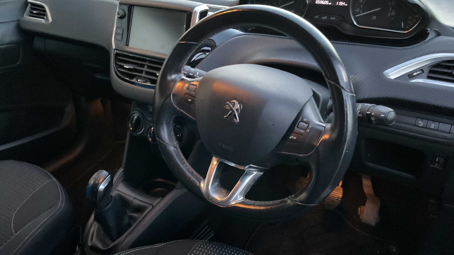 Used Peugeot 208 2016 for sale - 77112303: Photo 6