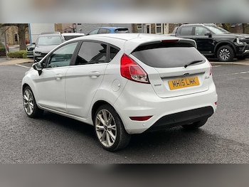 Used Ford Fiesta 2015 for sale - 77960704: Photo