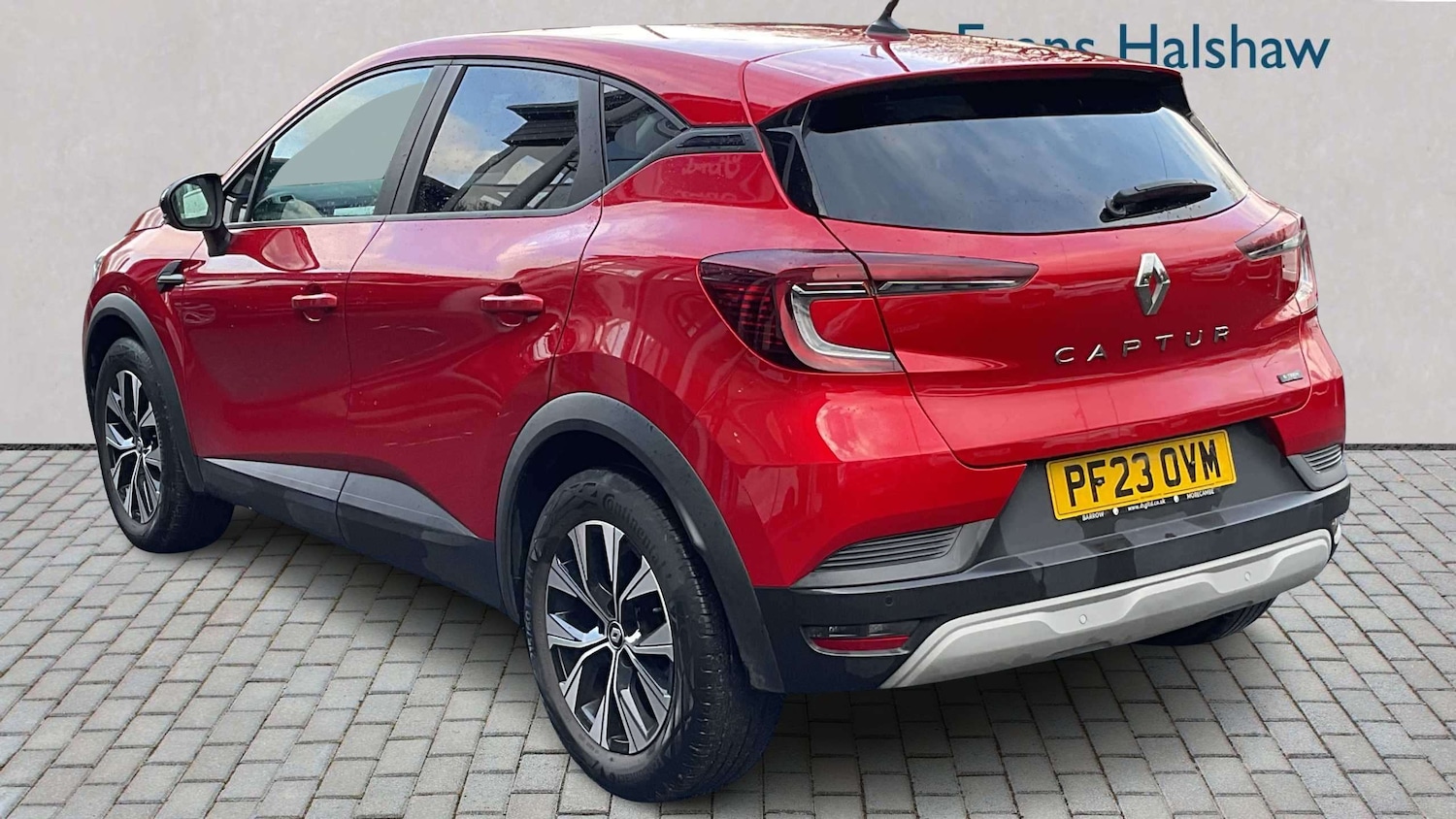 Used Renault Captur 2023 for sale - 77928419: Photo 2