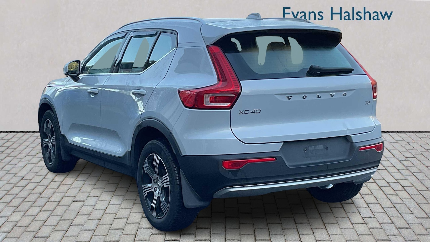 Used Volvo XC40 2020 for sale - 76587704: Photo 3
