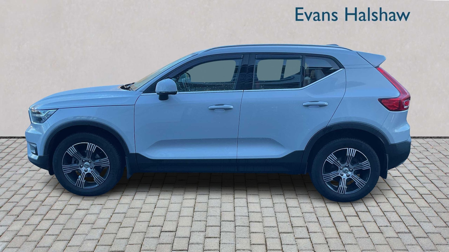 Used Volvo XC40 2020 for sale - 76587704: Photo 4