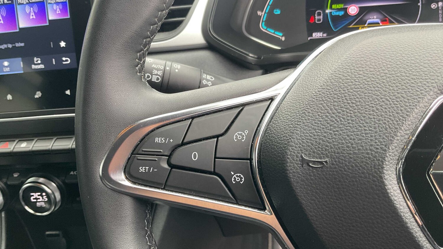 Used Renault Captur 2024 for sale - 76310810: Photo 19