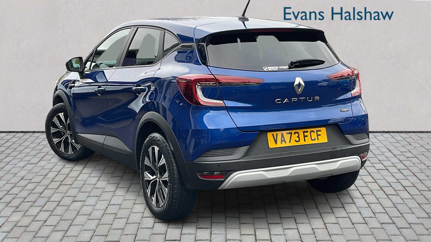 Used Renault Captur 2024 for sale - 76310810: Photo 2