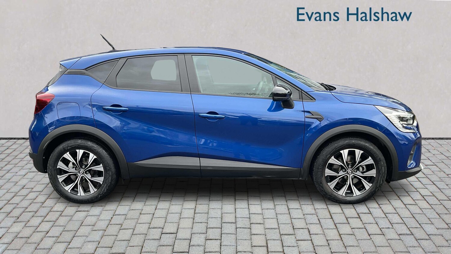 Used Renault Captur 2024 for sale - 76310810: Photo 3
