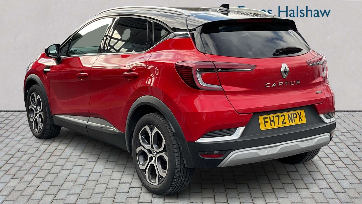 Used Renault Captur 2023 for sale - 77686648: Photo 2