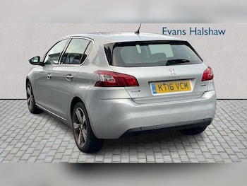 Used Peugeot 308 2016 for sale - 77032192: Photo