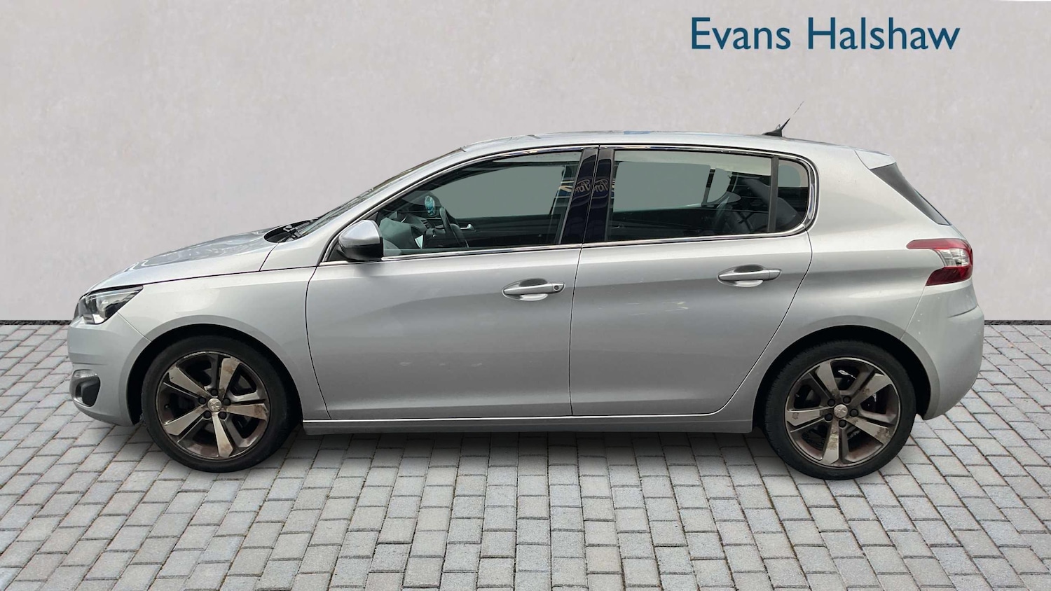 Used Peugeot 308 2016 for sale - 77032192: Photo 4