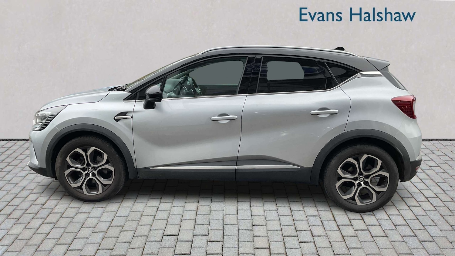 Used Renault Captur 2023 for sale - 78118785: Photo 3