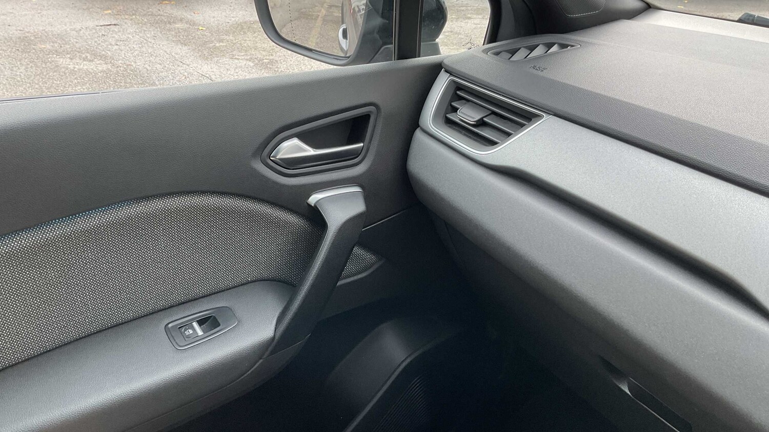 Used Renault Captur 2024 for sale - 76401264: Photo 12