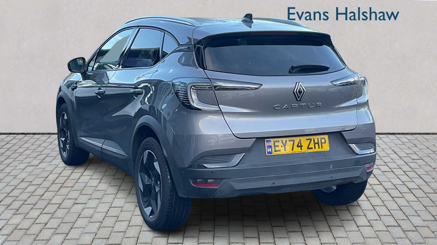 Used Renault Captur 2024 for sale - 76401264: Photo 2