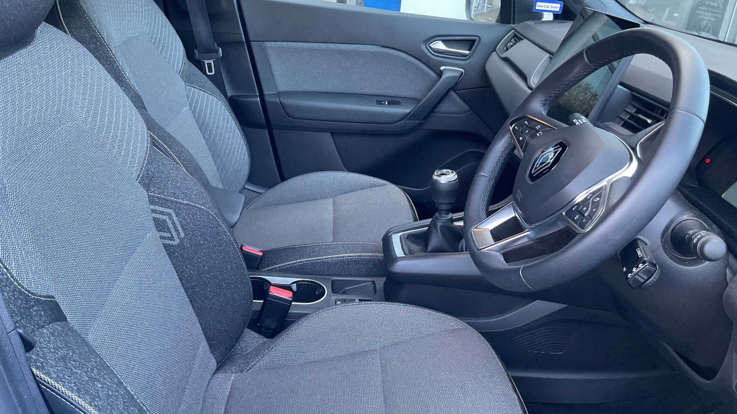 Used Renault Captur 2024 for sale - 76401264: Photo 6