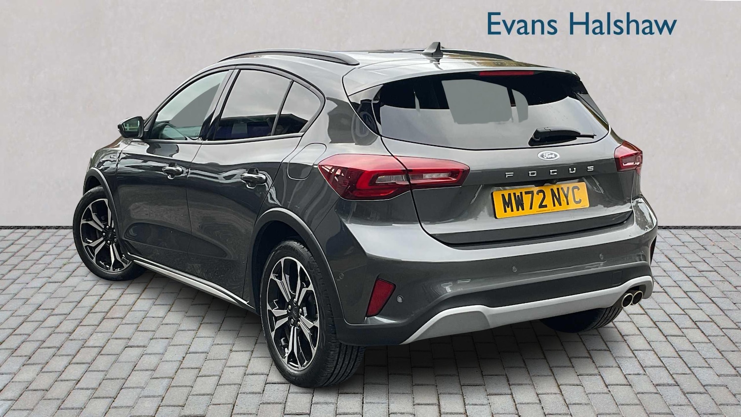 Used Ford Focus 2023 for sale - 76205127: Photo 2