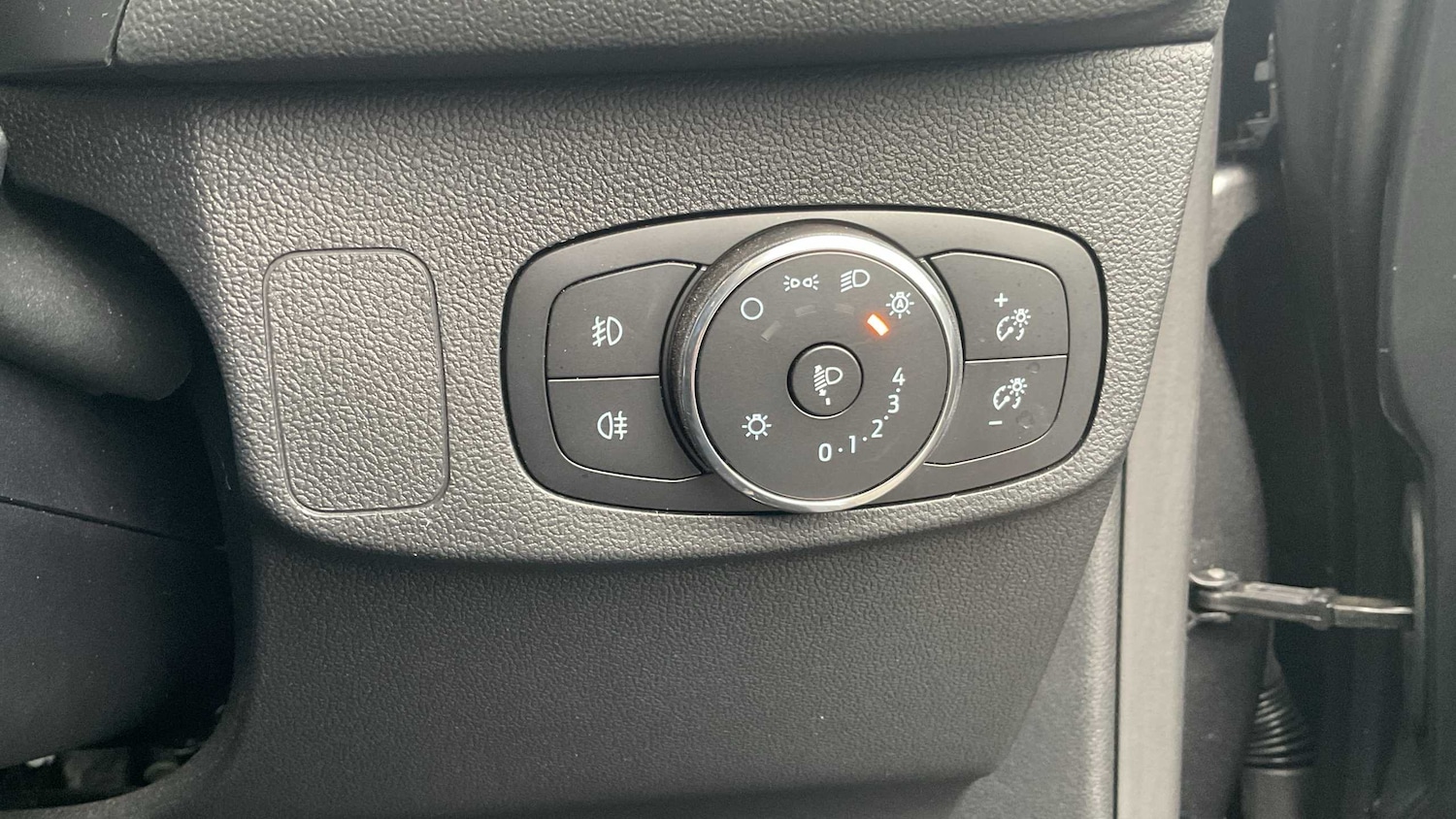 Used Ford Focus 2023 for sale - 76205127: Photo 29