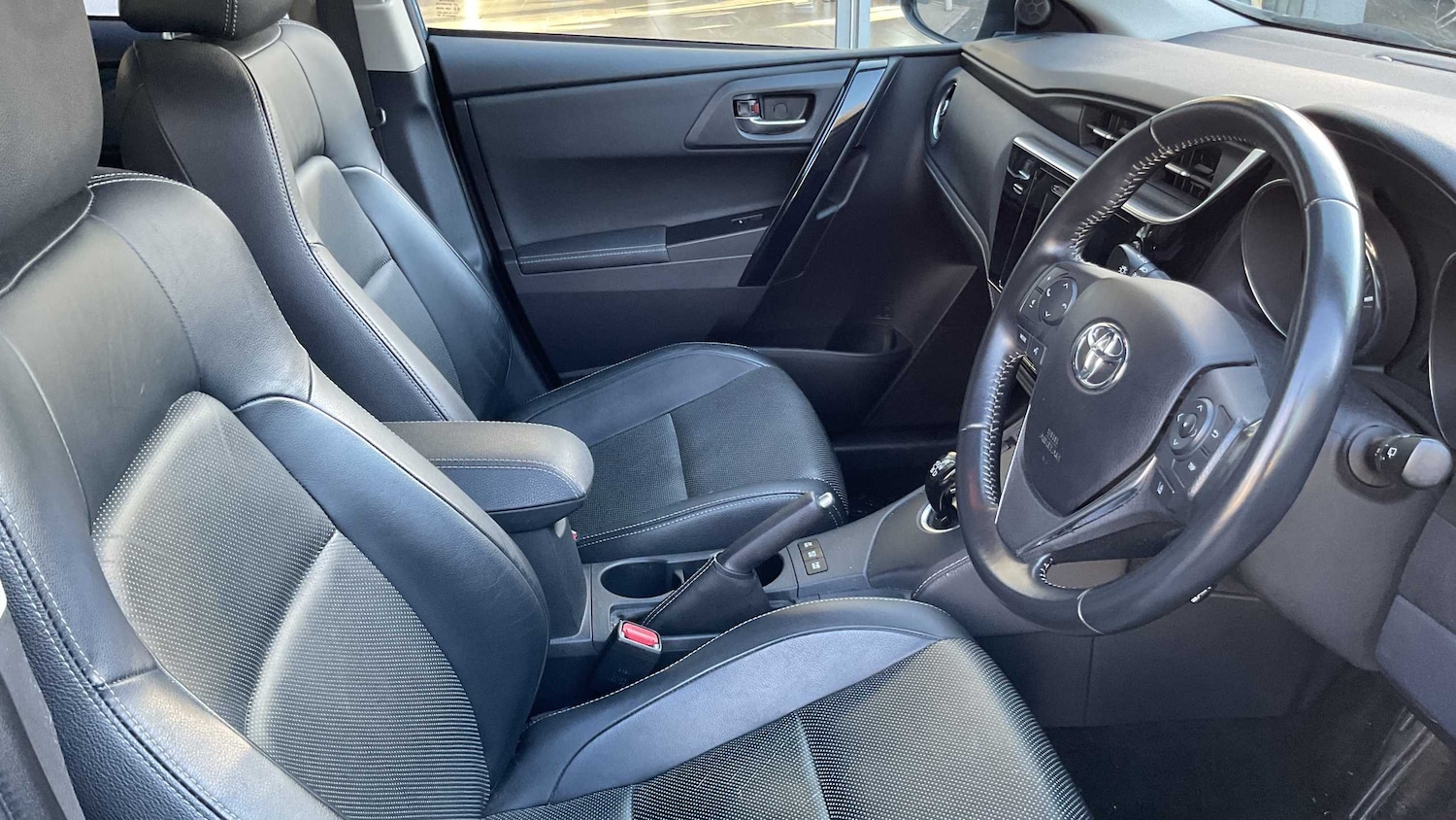 Used Toyota Auris 2018 for sale - 76636670: Photo 7