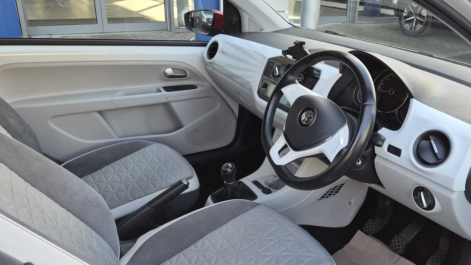 Used Volkswagen up! 2019 for sale - 76141915: Photo 6