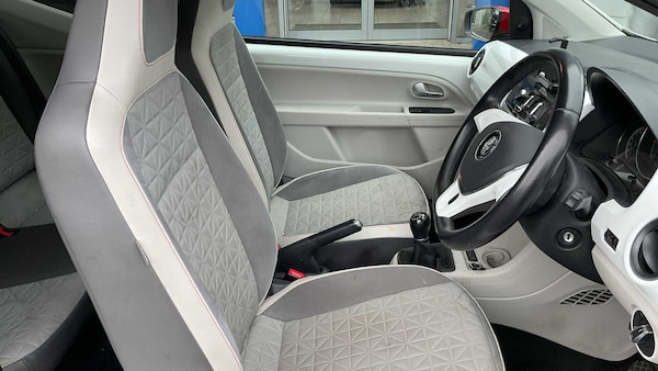 Used Volkswagen up! 2019 for sale - 76141915: Photo 6