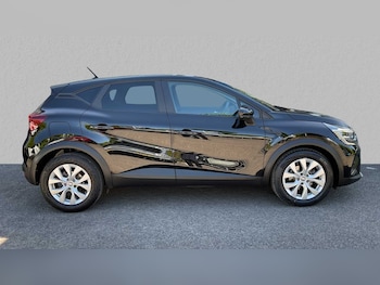Used Renault Captur 2022 for sale - 75316638: Photo