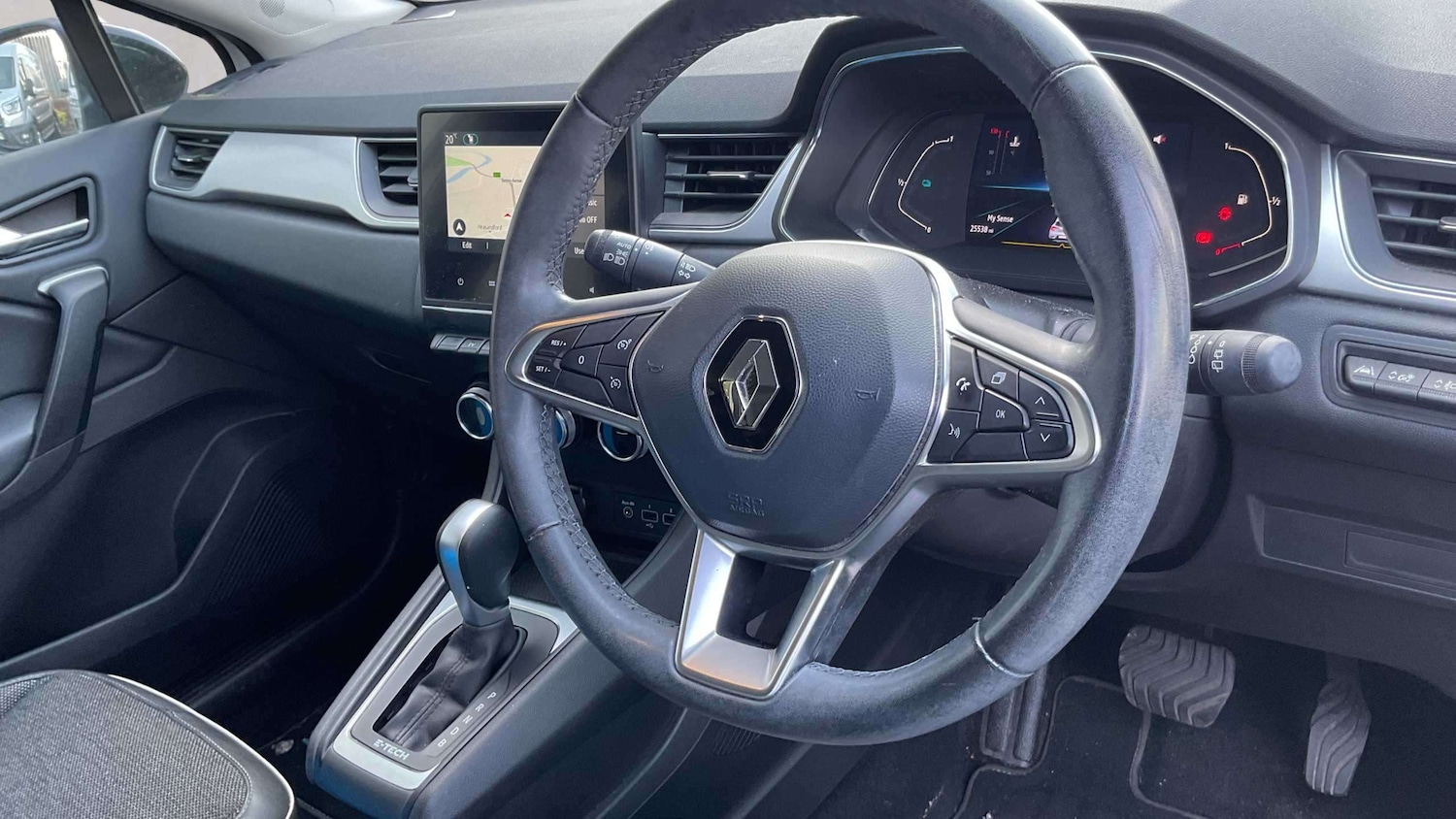 Used Renault Captur 2023 for sale - 77972903: Photo 6