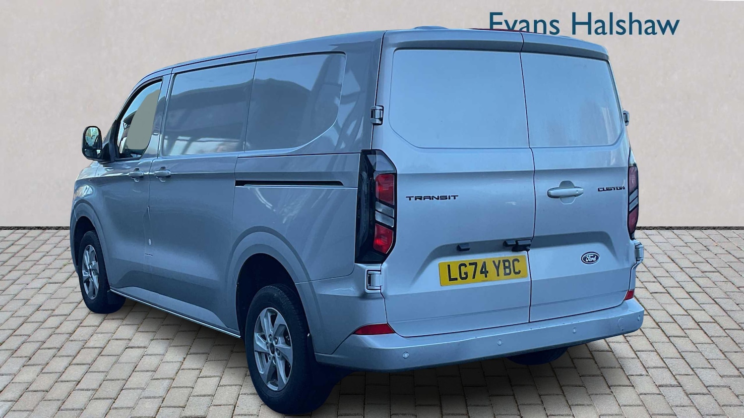 Used Ford Transit Custom 2024 for sale - 77373737: Photo 2