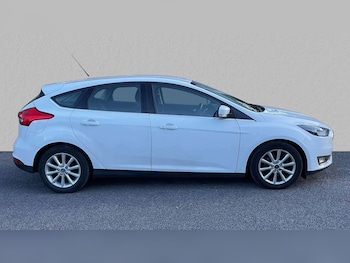 Used Ford Focus 2017 for sale - 76045233: Photo 3