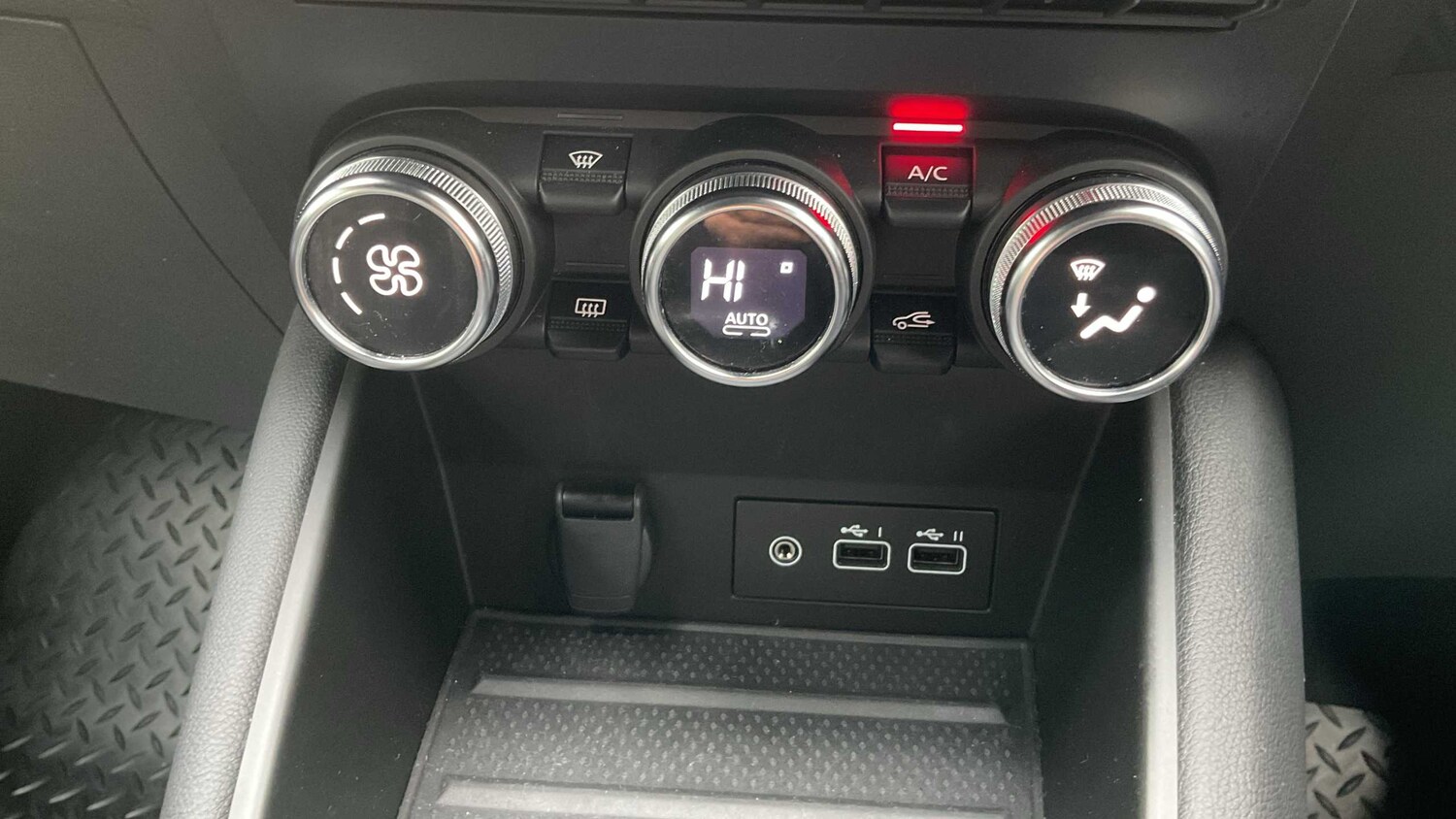 Used Renault Captur 2023 for sale - 76401430: Photo 13