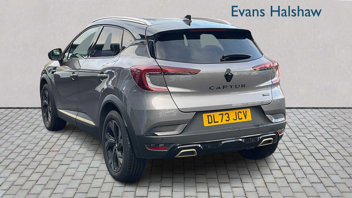 Used Renault Captur 2023 for sale - 76401430: Photo 2