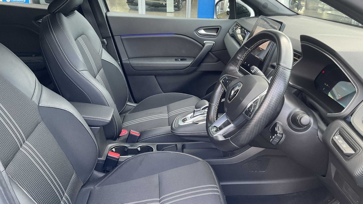 Used Renault Captur 2023 for sale - 76401430: Photo 6