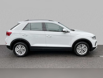 Used Volkswagen T-Roc 2023 for sale - 75316606: Photo
