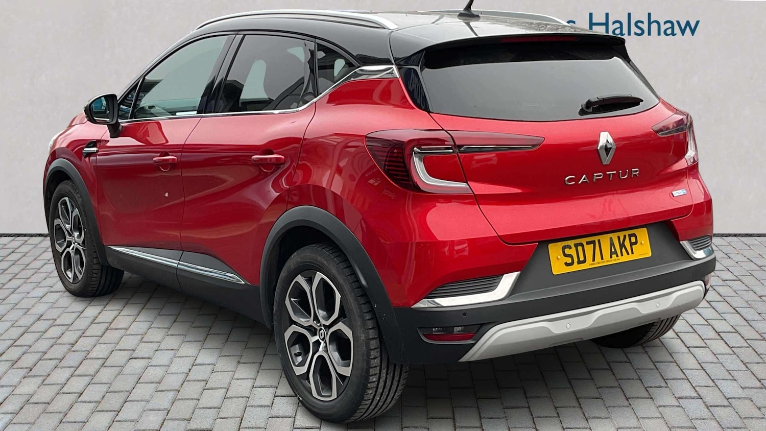 Used Renault Captur for sale - 77827289: Photo 2