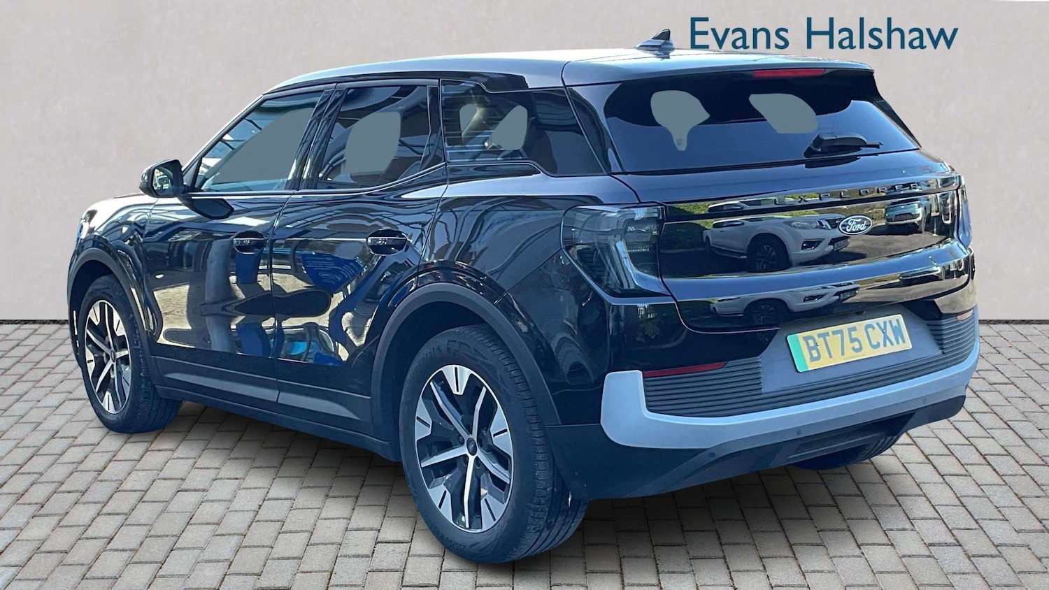 Used Ford Explorer 2025 for sale - 77772215: Photo 2