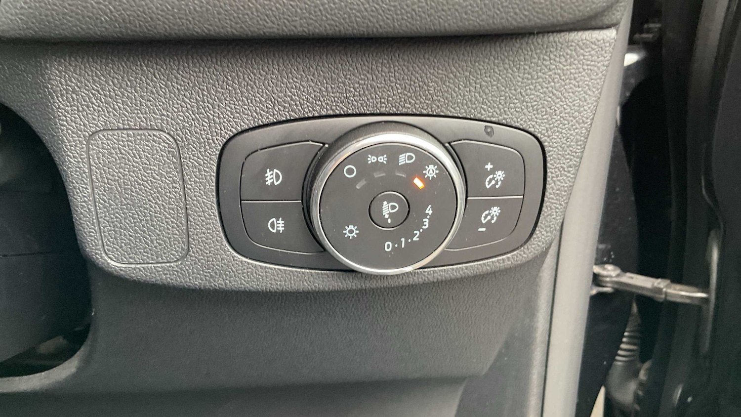 Used Ford Focus 2023 for sale - 76087872: Photo 27
