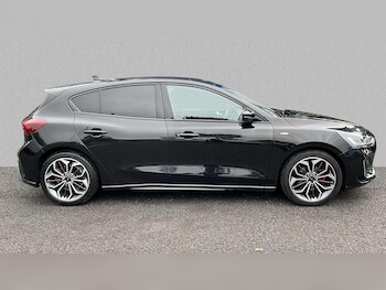 Used Ford Focus 2023 for sale - 76087872: Photo 3