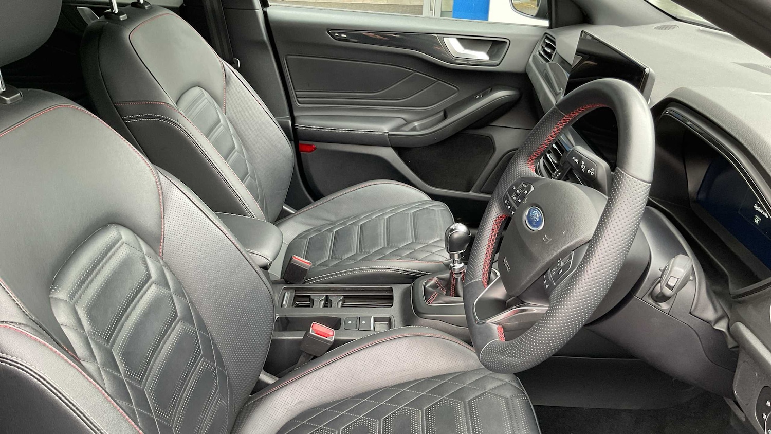 Used Ford Focus 2023 for sale - 76087872: Photo 8