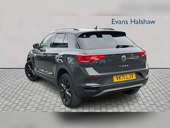 Used Volkswagen T-Roc 2021 for sale - 76242402: Photo 2
