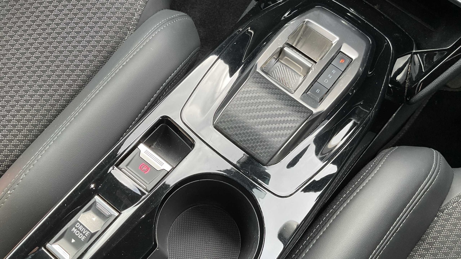 Used Peugeot 2008 2023 for sale - 78010537: Photo 15