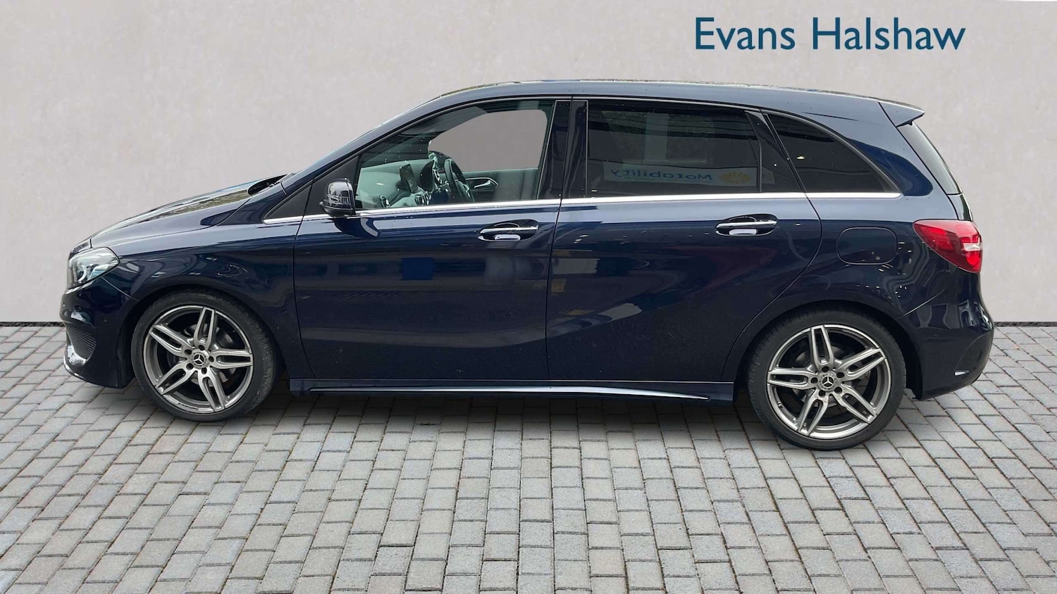 Used Mercedes-Benz B Class 2017 for sale - 78209204: Photo 3