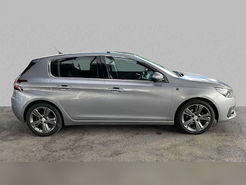 Used Peugeot 308 2018 for sale - 76016063: Photo