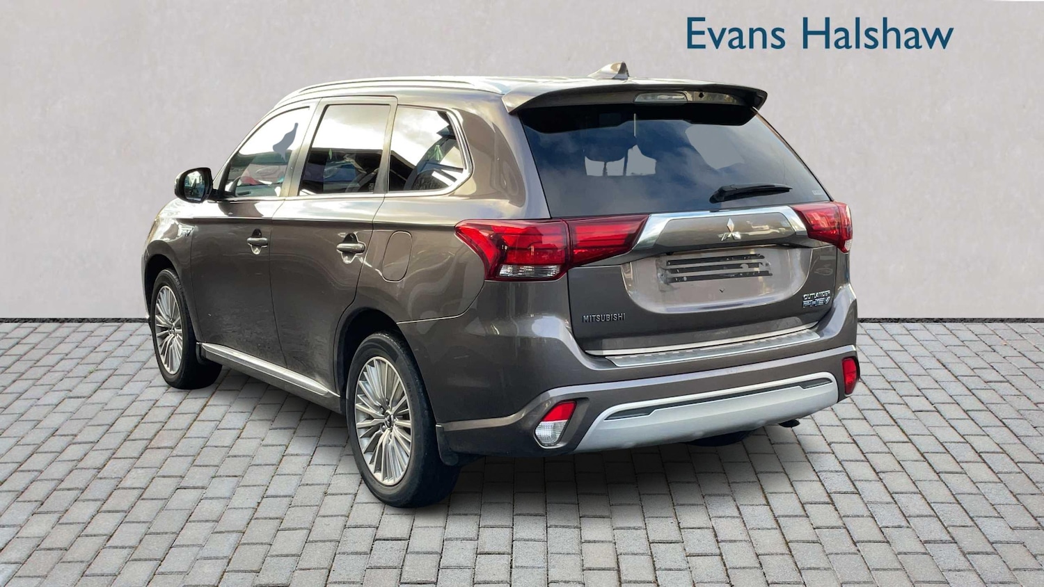 Used Mitsubishi Outlander 2018 for sale - 77219736: Photo 2