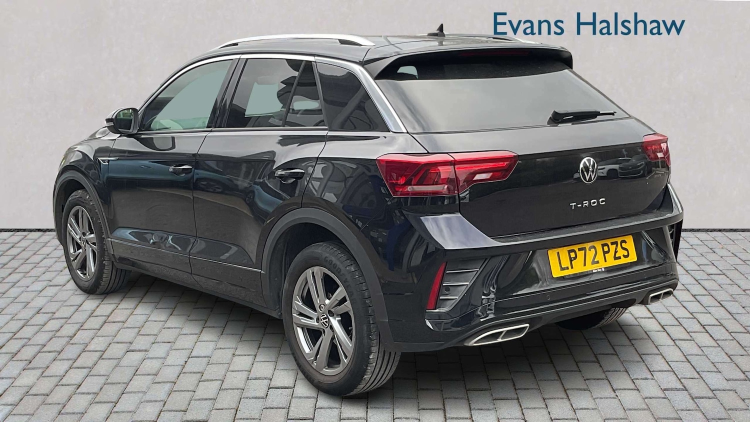 Used Volkswagen T-Roc for sale - 77859945: Photo 2