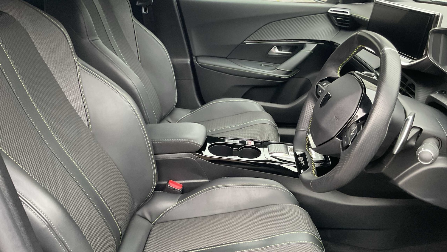 Used Peugeot 2008 2024 for sale - 76827514: Photo 8