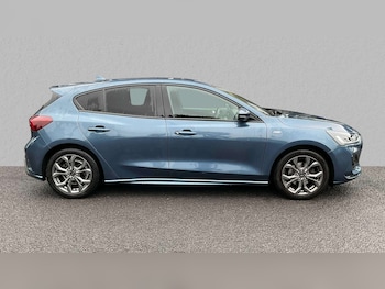 Used Ford Focus 2023 for sale - 76141859: Photo 3