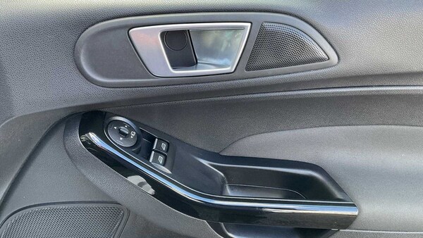 Used Ford Fiesta 2017 for sale - 75672980: Photo 27