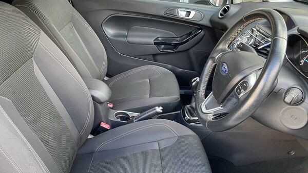 Used Ford Fiesta 2017 for sale - 75672980: Photo 8