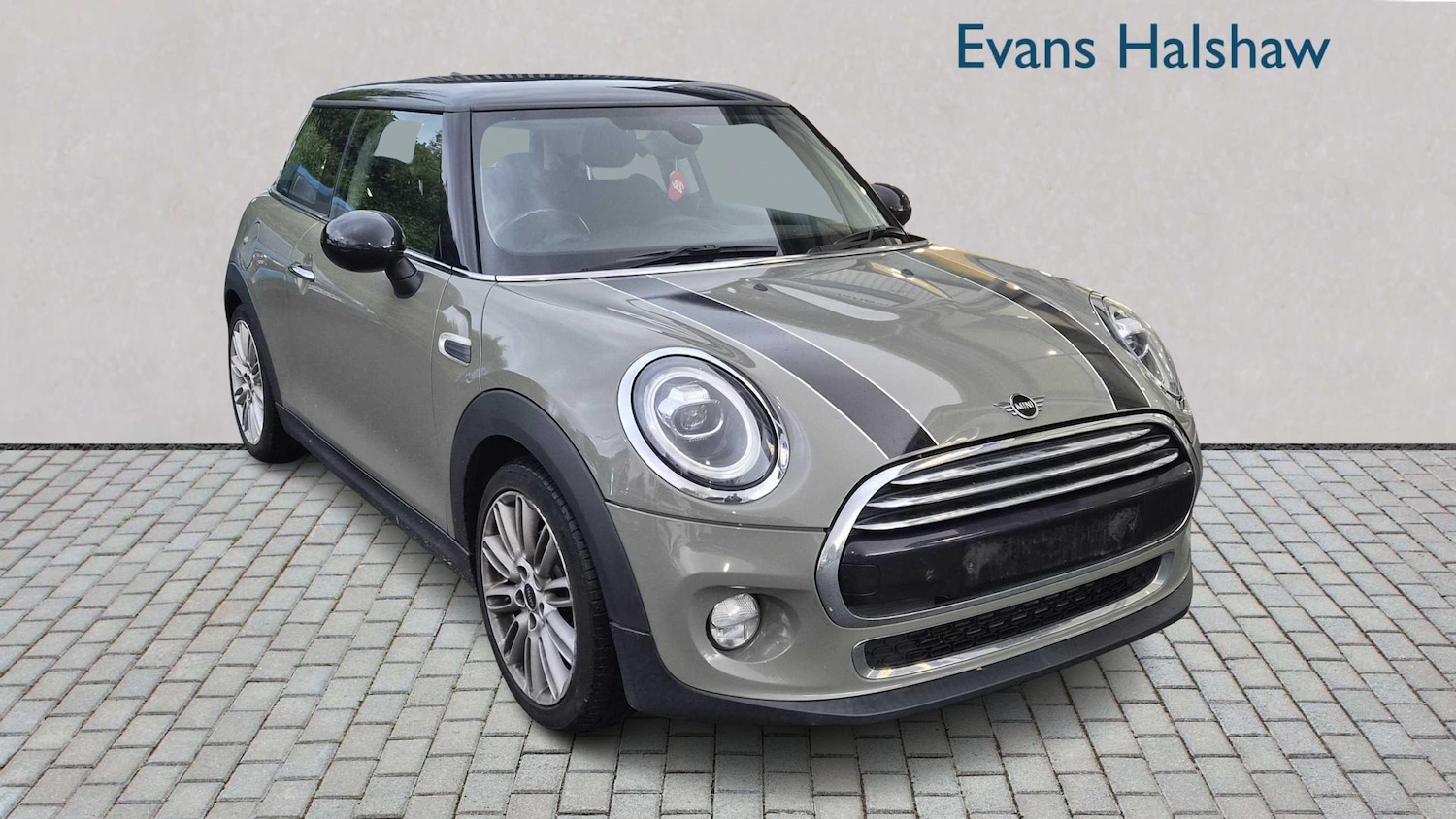 Used MINI Hatch 2018 for sale - 76411364: Photo 1