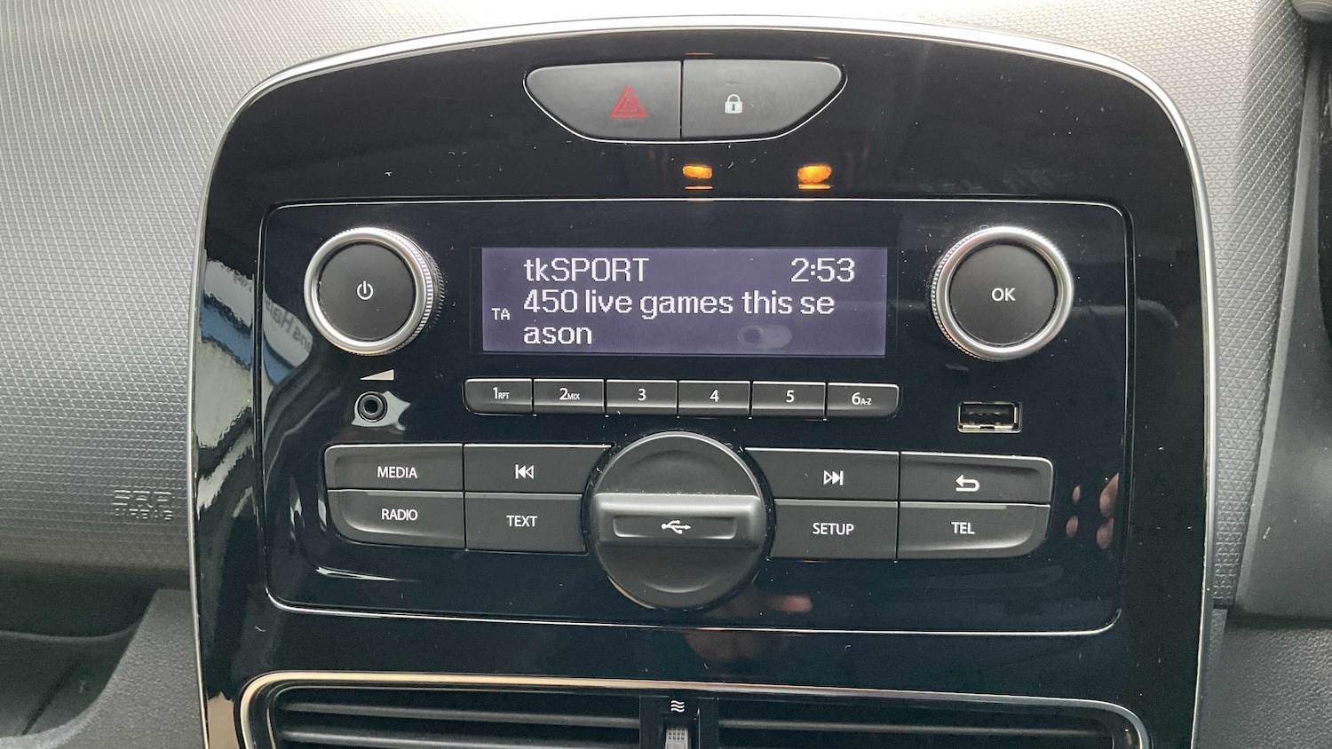 Used Renault Clio 2018 for sale - 77032217: Photo 11