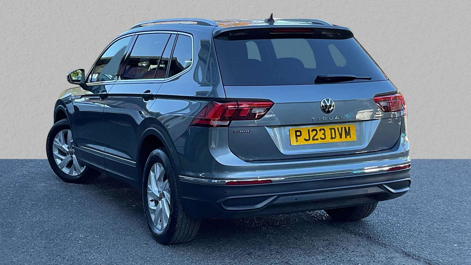 Used Volkswagen Tiguan Allspace 2023 for sale - 76063205: Photo 2