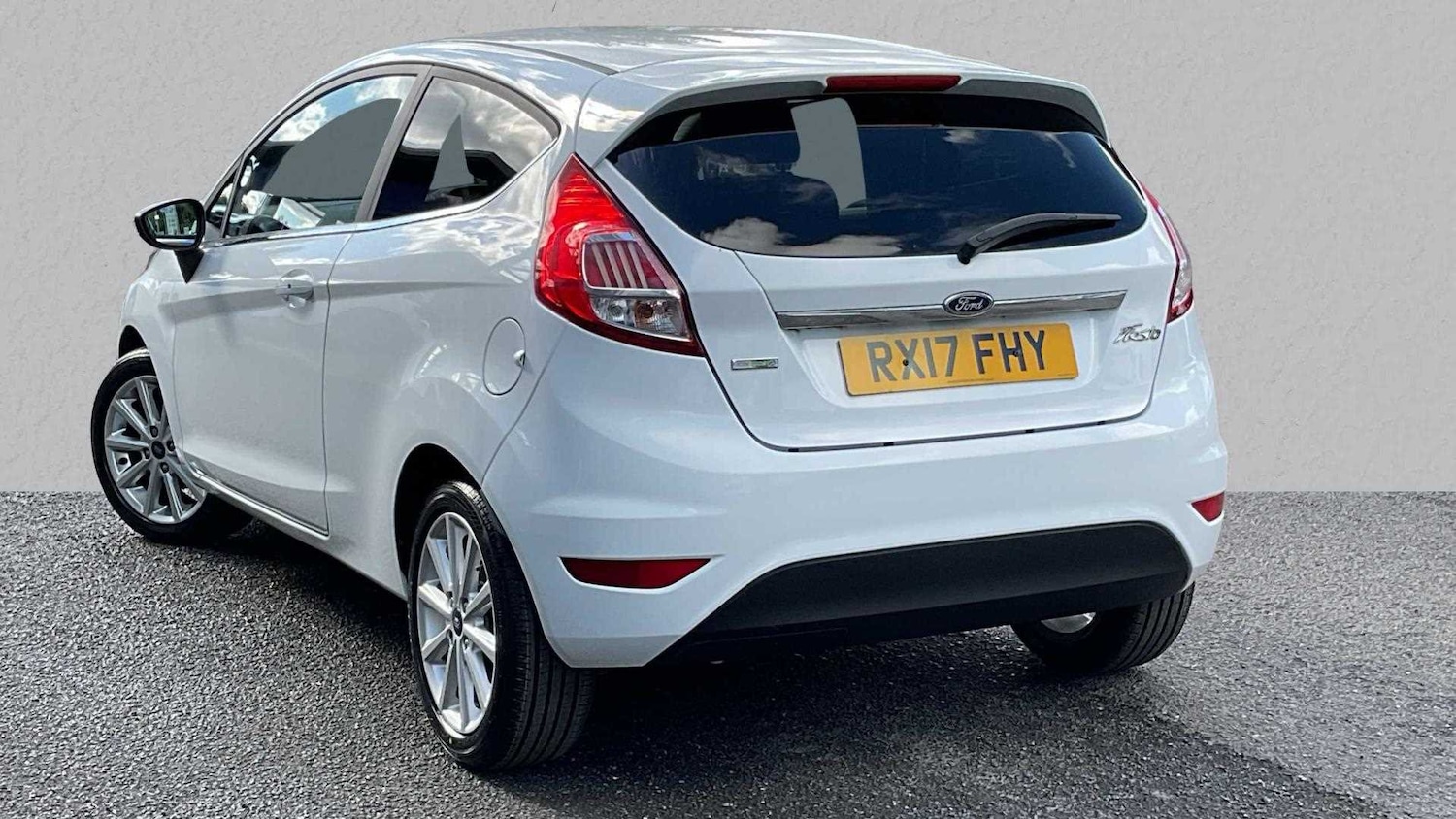 Used Ford Fiesta 2017 for sale - 76447581: Photo 2